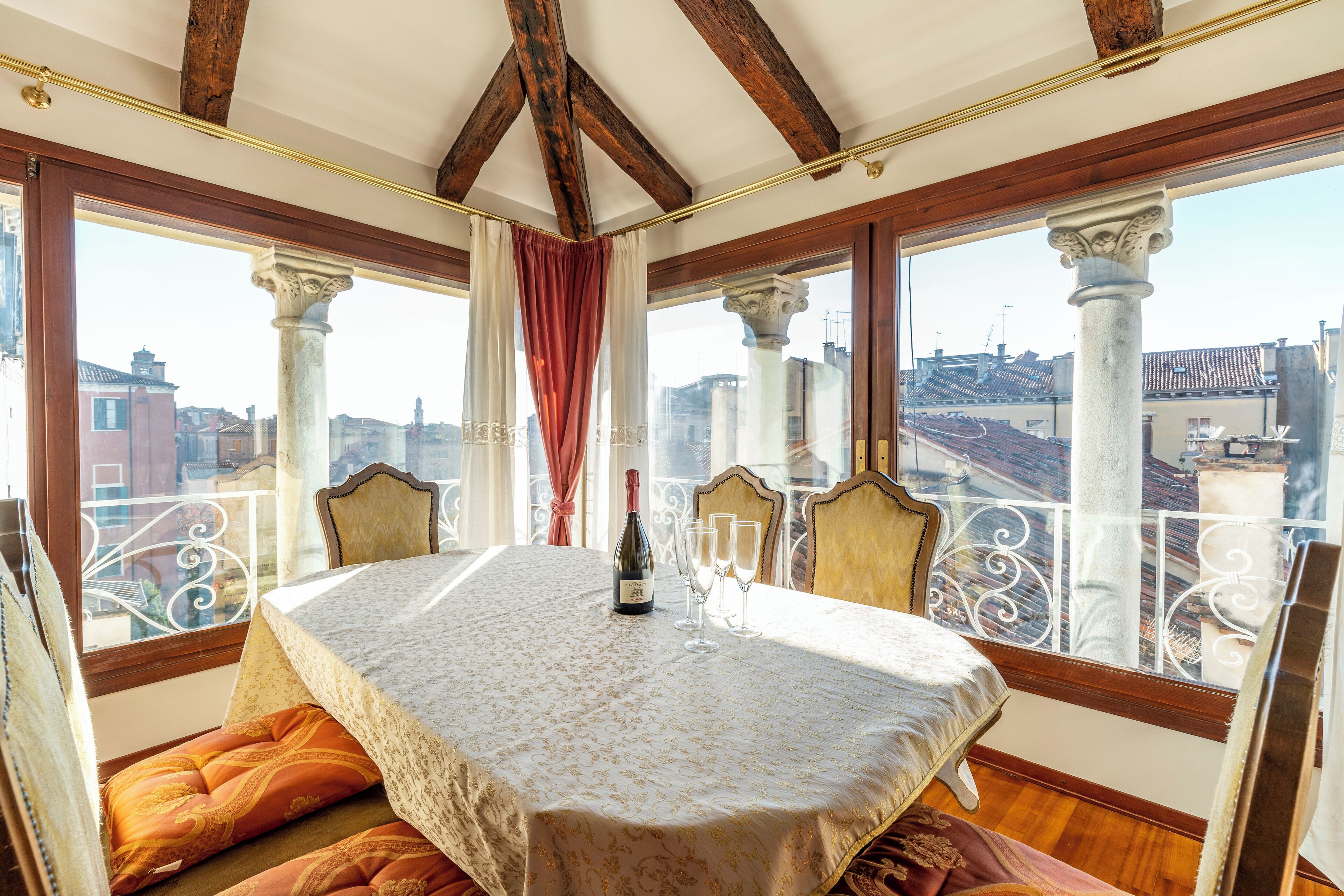 Apartamento | Zona de estar | Televisión de 35 pulgadas con canales digitales