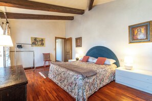 Departamento | 4 habitaciones, tabla de planchar con plancha, cunas y wifi gratis 