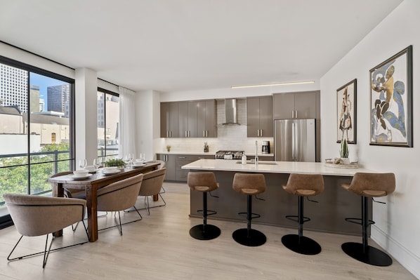 Fridge, microwave, oven, stovetop