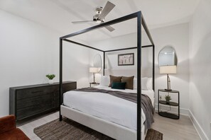 5 bedrooms, iron/ironing board, free WiFi, bed sheets