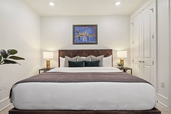 2 chambres, fer et planche à repasser, Wi-Fi gratuit, draps fournis