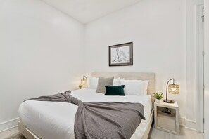 5 habitaciones, tabla de planchar con plancha y wifi gratis