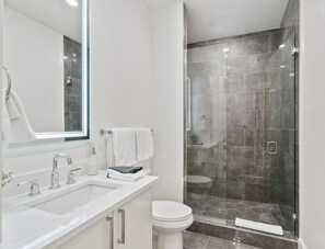 Towels - The Theodore 5BD/5B - 2 Units w Connecting Balcony (New Orleans)