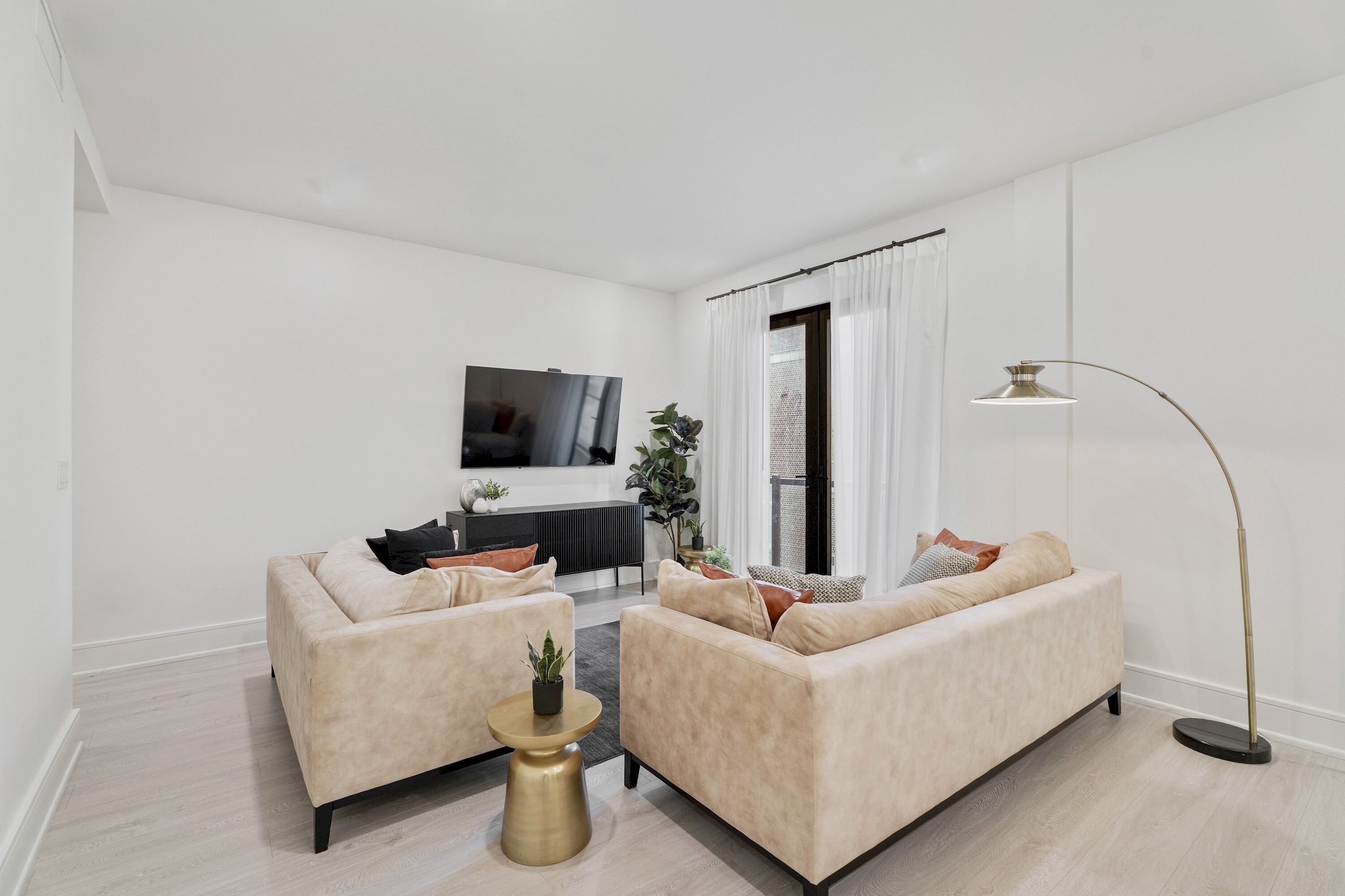 The Theodore 5bd/5b - 2 Units W Connecting Balcony - New Orleans, LA