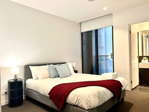 3 bedrooms, desk, iron/ironing board, travel cot