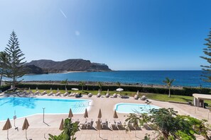 حمّام سباحة مُدفَّأ