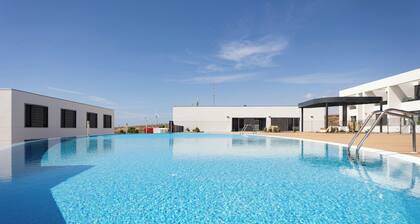 Home2Book Nordic Stay, Pool & Waves in Abades