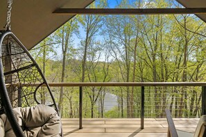 Terrace/patio - Luxury, Modern Treehouses- River Views & Farmstay Experience (Buncombe County)