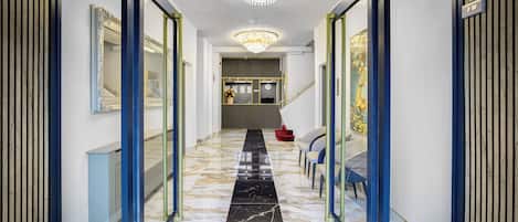 Quầy tiếp tân