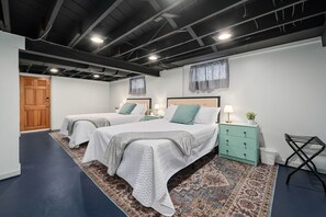 4 Schlafzimmer, Schreibtisch, Bügeleisen/Bügelbrett, WLAN