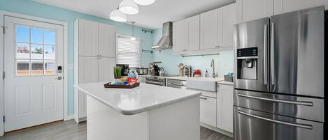 微波炉、烤箱、炉灶、洗碗机