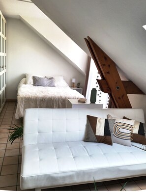 1 chambre, fer et planche à repasser, draps fournis