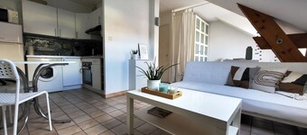 A welcoming studio in a quiet town center location  