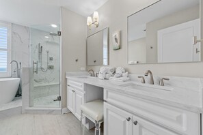 Condo, Multiple Beds (Beach Colony East 1B) | Bathroom | Shampoo, toilet paper - Beach Colony East 1B (Pensacola)