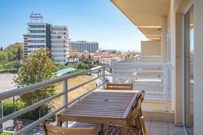 Outdoor dining - Vilamoura Central 2 Bedroom Flat (Quarteira)