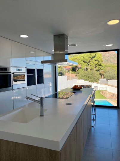 Luxury Villa with Mediterranean views for 12 people -Valencia-