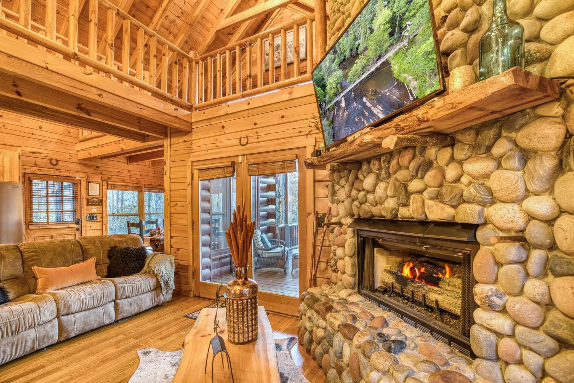 TV, fireplace