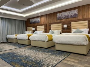 Deluxe-Vierbettzimmer | Bettwäsche aus ägyptischer Baumwolle, hochwertige Bettwaren