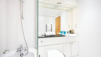 Luxury Apartment | Bathroom