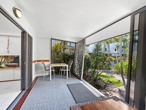 Dining - Canopy Chalet 6 (Nelly Bay)