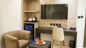 Quarto standard, 1 cama King | Cozinha privada | Frigobar, micro-ondas