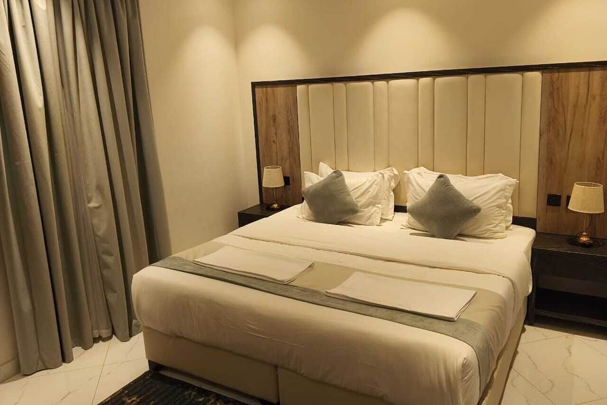 2 bedrooms, Egyptian cotton sheets, premium bedding, down duvets