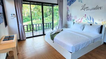 In-room safe, desk, laptop workspace, free WiFi