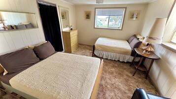 2 habitaciones, tabla de planchar con plancha, wifi y ropa de cama