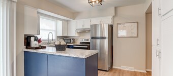 Spacious 3-BR with aesthetic living room & fully equipped kitchen in Waukesha