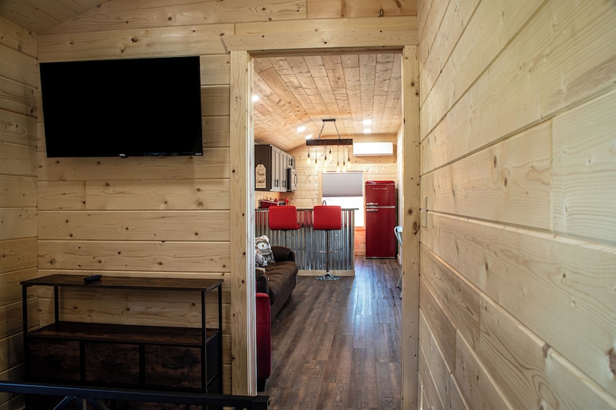 Cozy Cabin, Hot Tub, High Speed Internet In The Heart Of The Shawnee - Dixon Springs State Park, Golconda