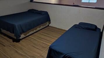 1 sovrum, strykjÀrn/strykbrÀda, gratis wi-fi och sÀngklÀder