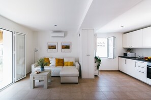 TV - Eva Recommends Capilla de la Jura en Jerez 5 (Jerez de la Frontera)