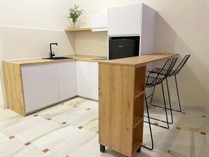 Fridge, microwave, coffee/tea maker, toaster - Eva Recommends Sierpes (Sevilla)