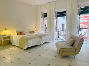 1 bedroom, iron/ironing board, Internet, bed sheets - Eva Recommends Sierpes (Sevilla)