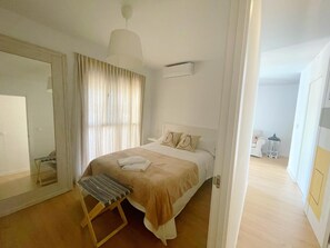 2 bedrooms, iron/ironing board, internet, bed sheets - Eva Recommends Francos Terrace in Jerez (Jerez de la Frontera)