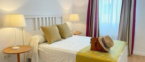 3 dormitorios, tabla de planchar con plancha, Internet