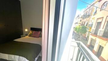 2 slaapkamers, een strijkplank/strijkijzer, wifi