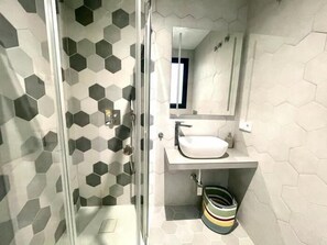 Doccia, asciugacapelli, asciugamani