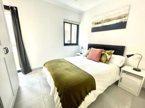 1 bedroom, iron/ironing board, Internet