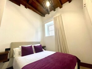 3 bedrooms, iron/ironing board, internet