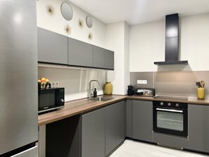 Frigorifero, microonde, forno, lavastoviglie