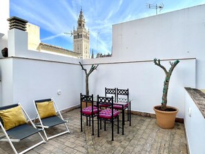 Outdoor dining - Eva Recommends Giralda (Sevilla)