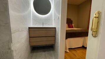 3 chambres, fer et planche Ă repasser, accĂšs Internet, draps fournis