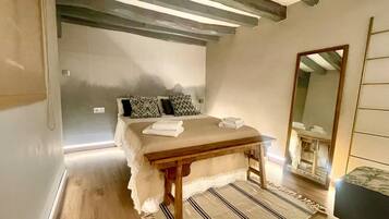 Iron/ironing board, Internet, bed sheets