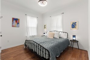 4 bedrooms, WiFi, bed sheets