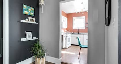 Charming 3-bedroom house in fantastic Richmond with WiFi, AC