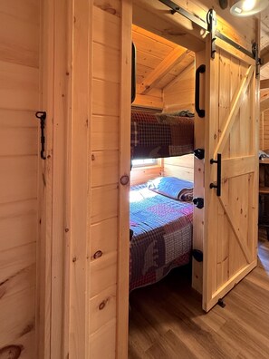 2 chambres, accès au Wi-Fi (inclus), literie fournie