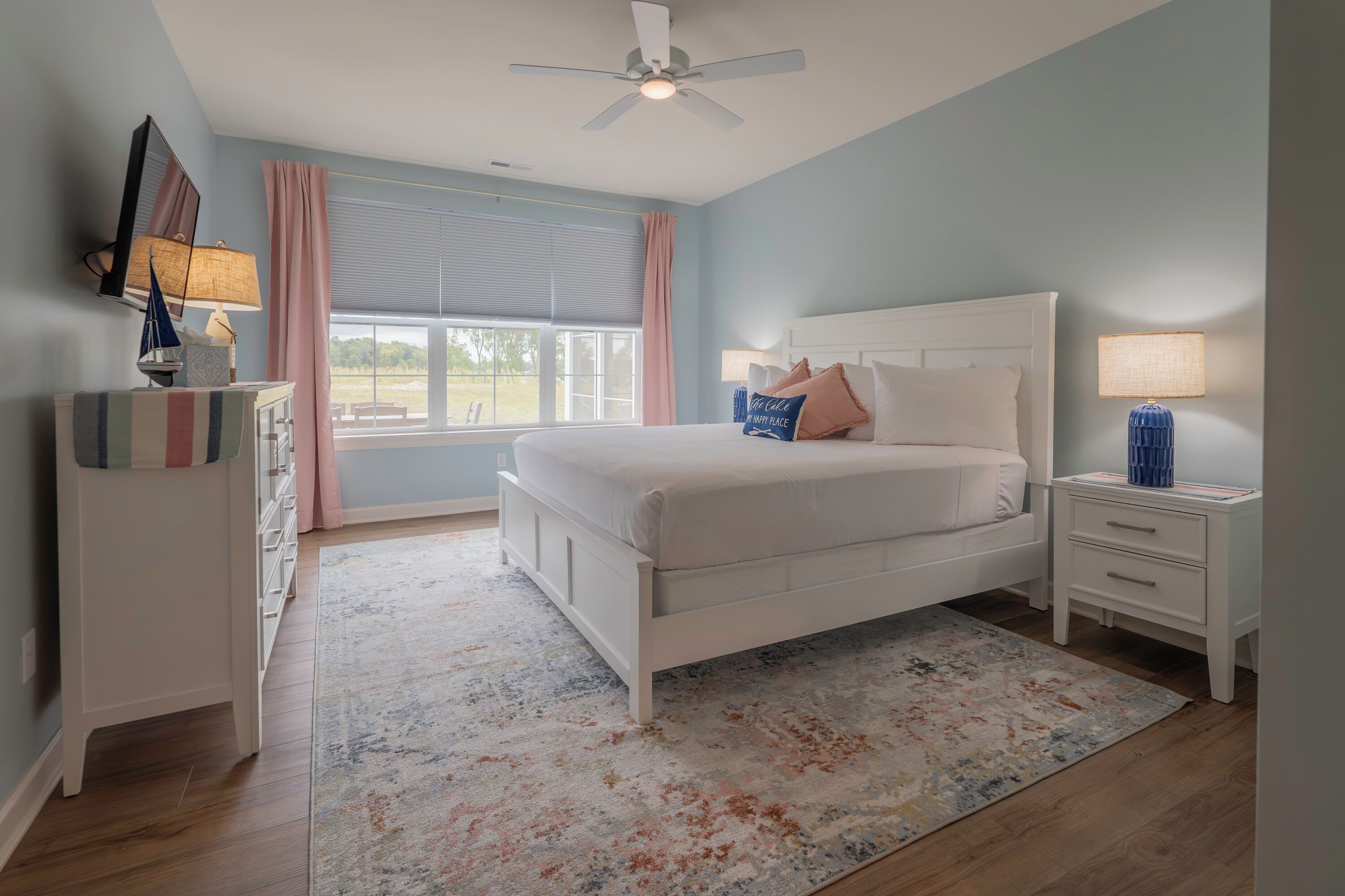 4 bedrooms, individually decorated, individually furnished