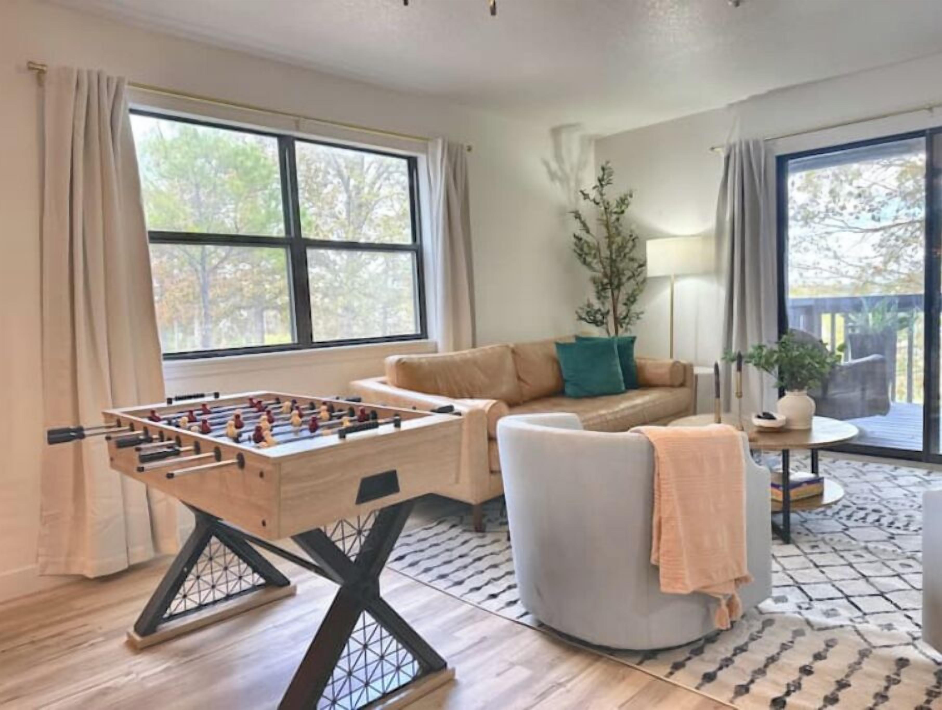 智能電視、電子遊戲、足球機、書籍