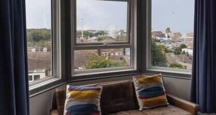 Boutique Super King / Twin Room Sea View: Sleeps 2